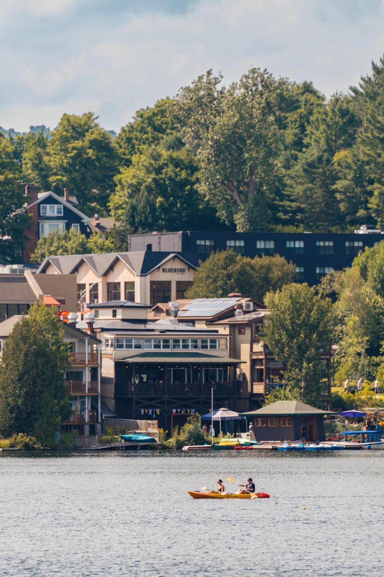 Hotel Bluebird Lake Placid Exterior foto